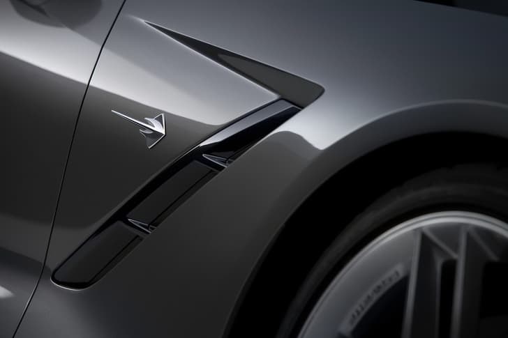 New 2014 Chevrolet Corvette Stingray photos